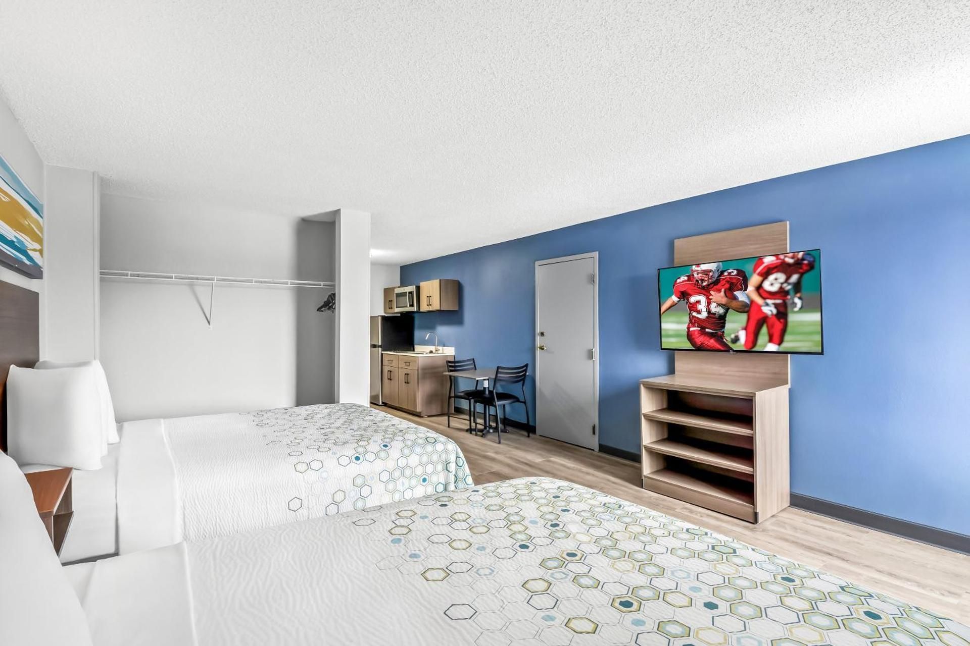 Suite Room with 2 Queen Beds Non-Smoking