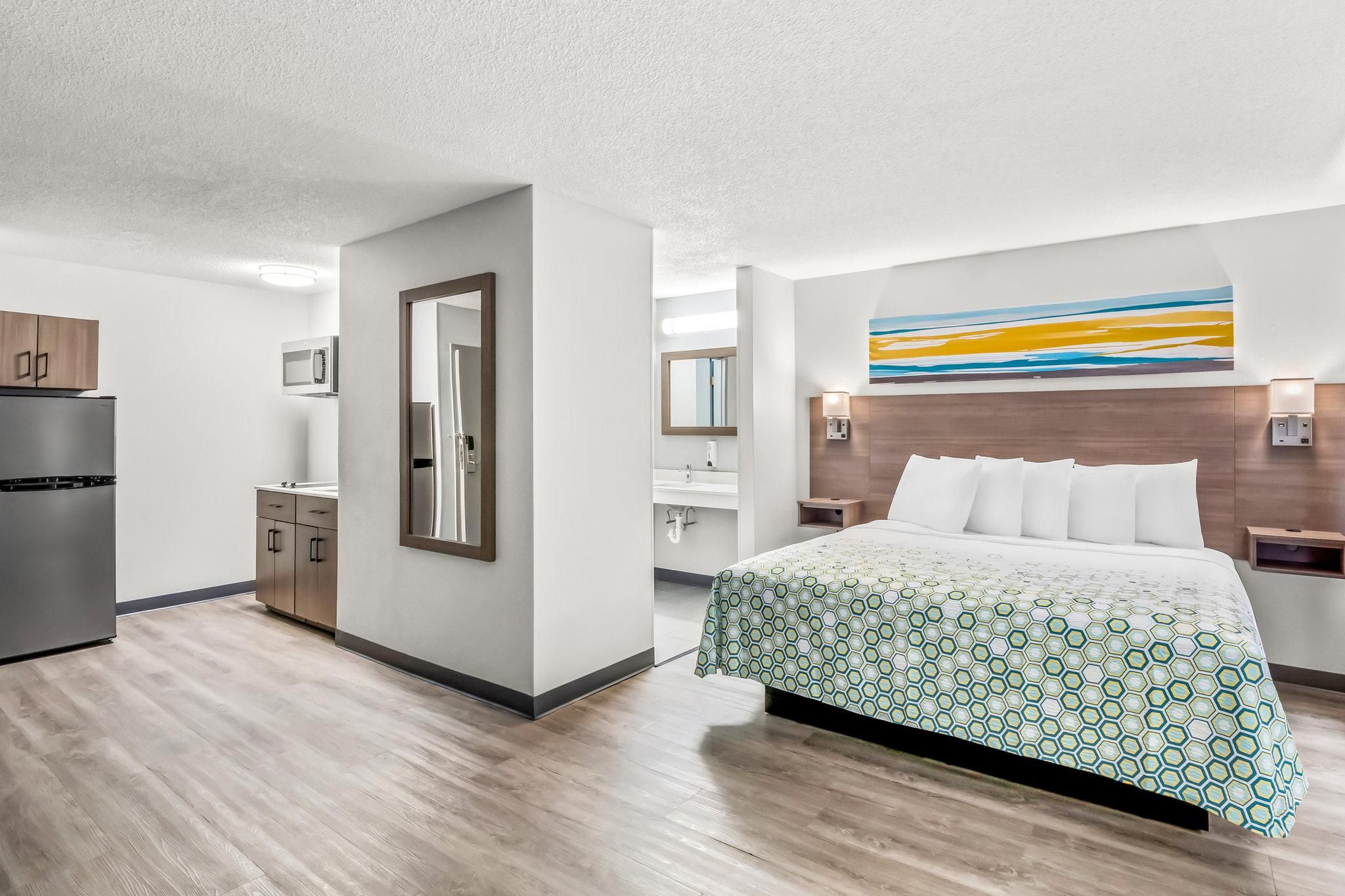 ADA Accessible Studio 1 King Bed Non-Smoking