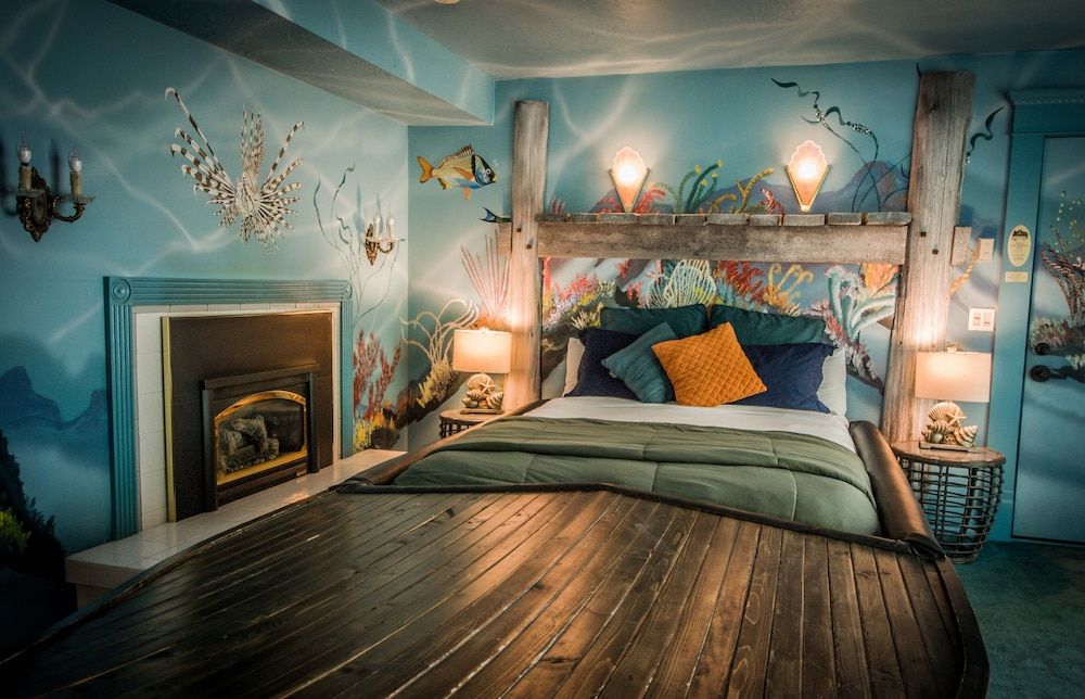 Room (Caribbean Sea Cave)