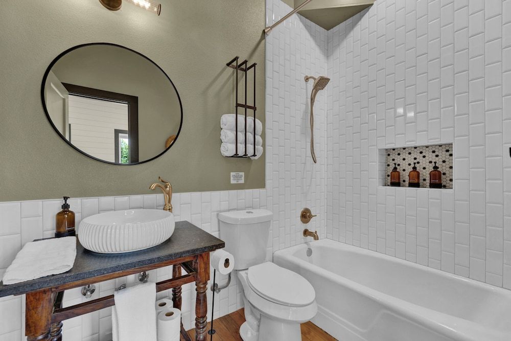 Historic Gem Near Schlitterbahn House, Multiple Beds, Kitchen 5