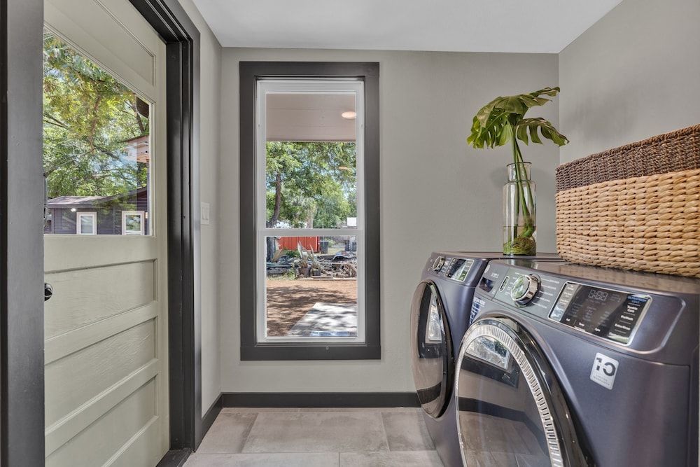 Historic Gem Near Schlitterbahn House, Multiple Beds, Kitchen 9