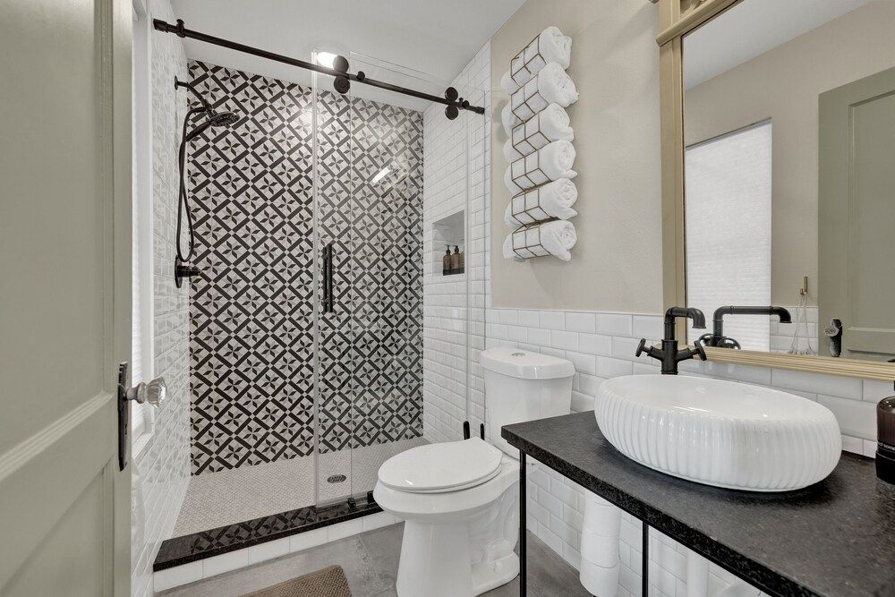 Historic Gem Near Schlitterbahn House, Multiple Beds, Kitchen 6