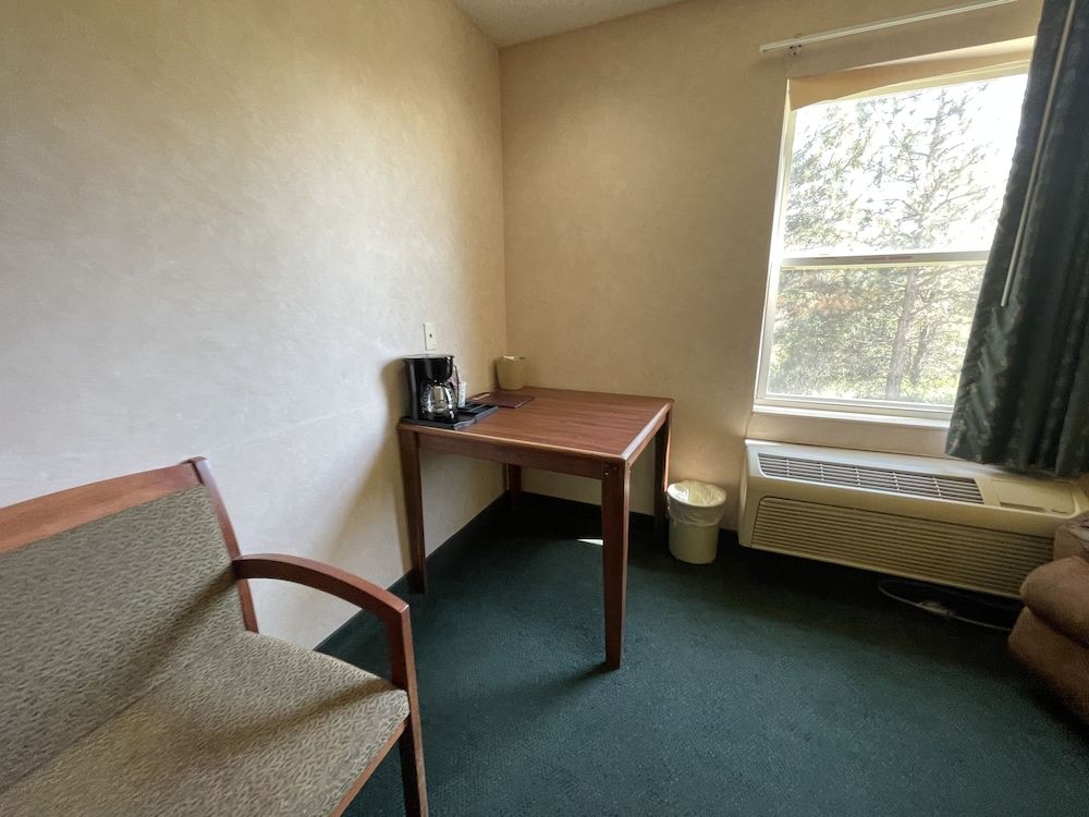 Hotel Yuma Standard Room 8