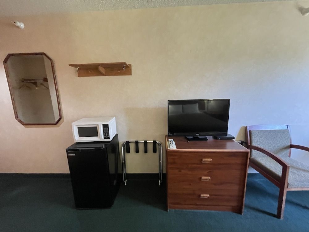 Hotel Yuma Standard Room 5