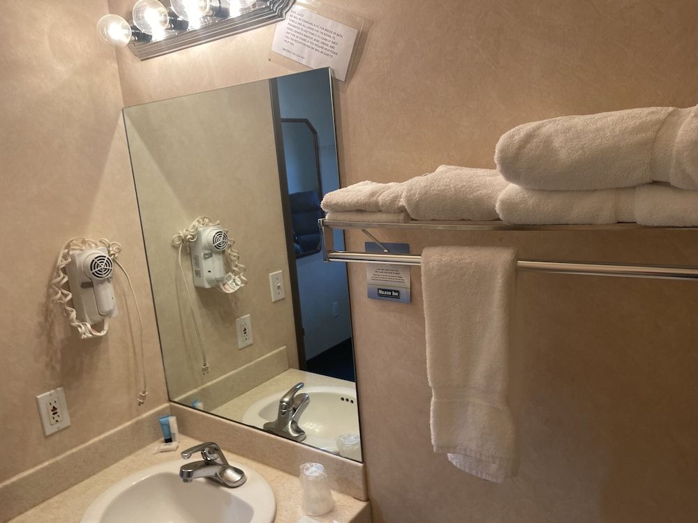 Hotel Yuma Family Room 18