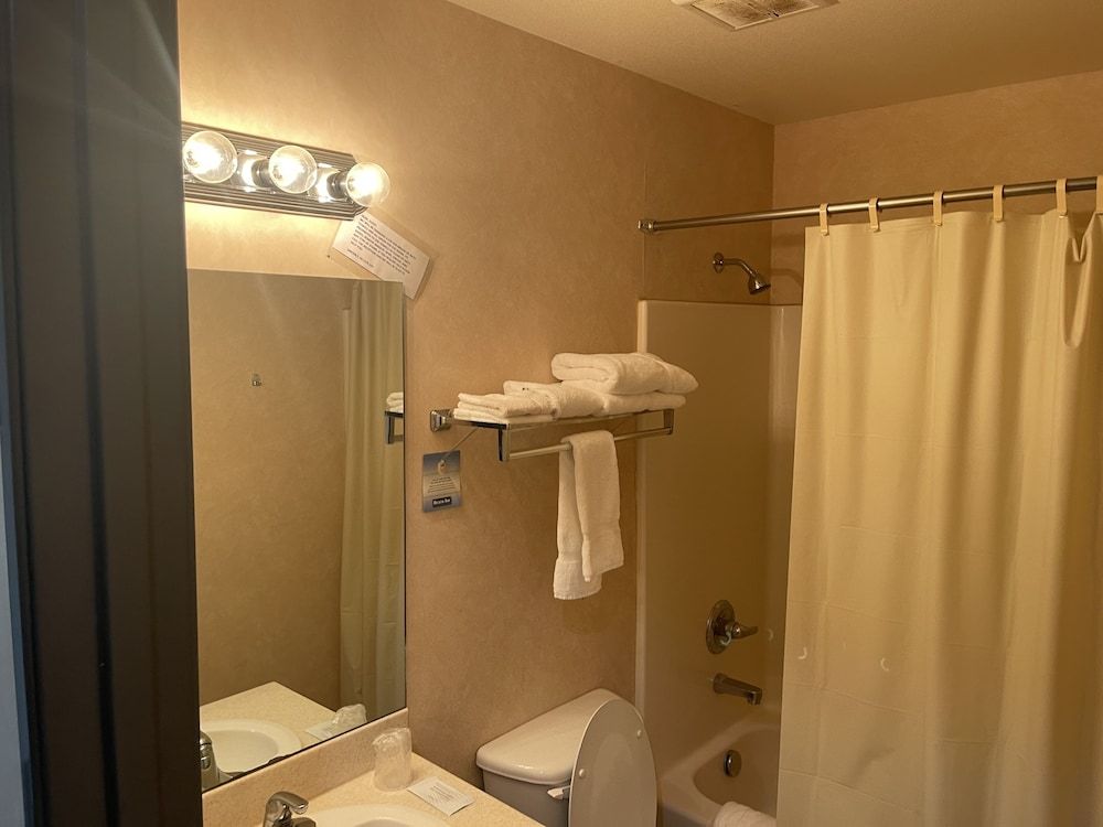 Hotel Yuma Family Room 11