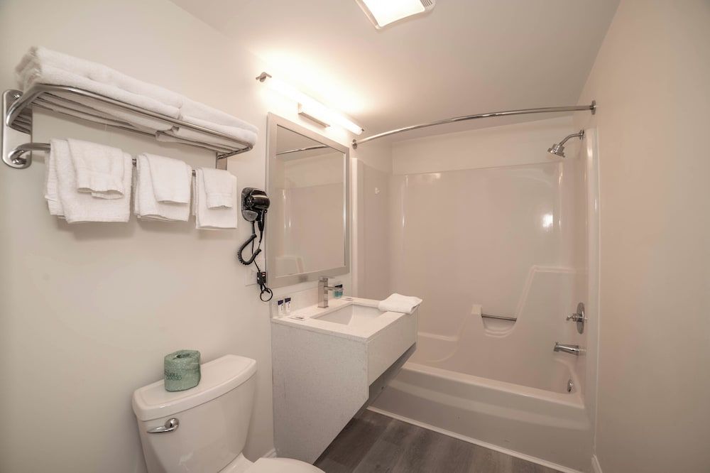 Viking Shores Motor Inn Room, 2 Double Beds 5