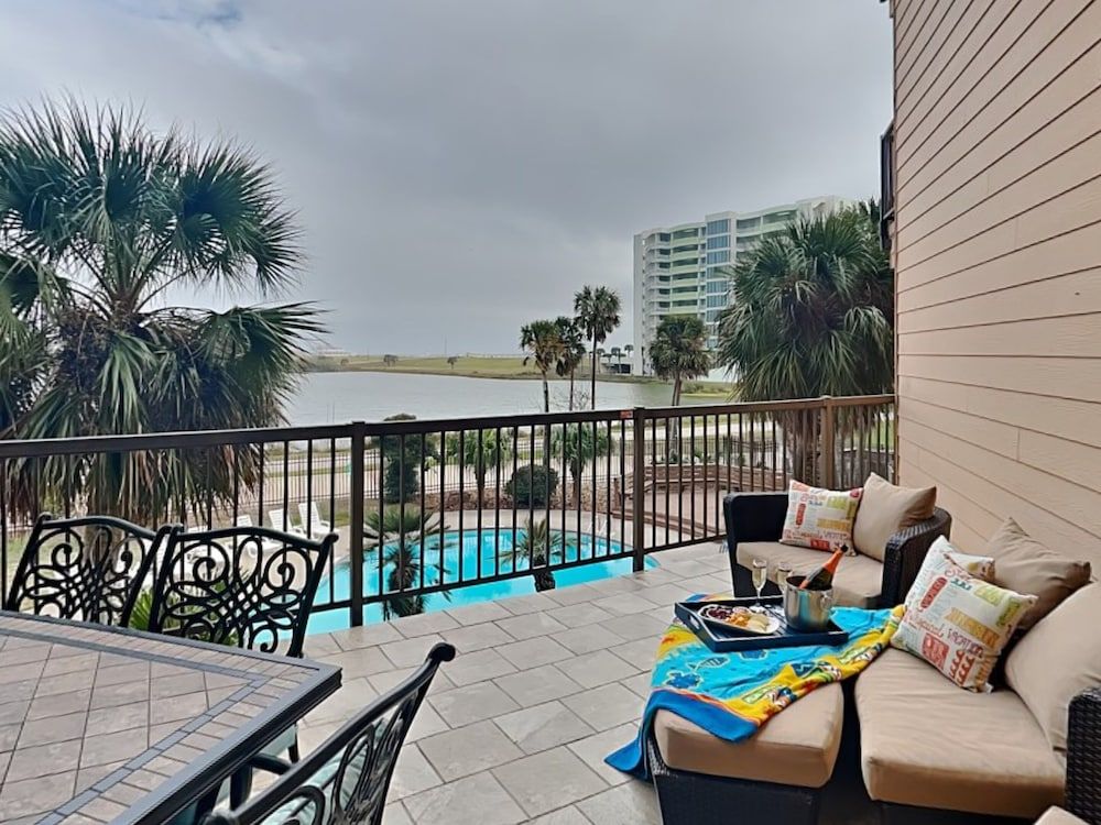 Condo (2 Bedrooms)