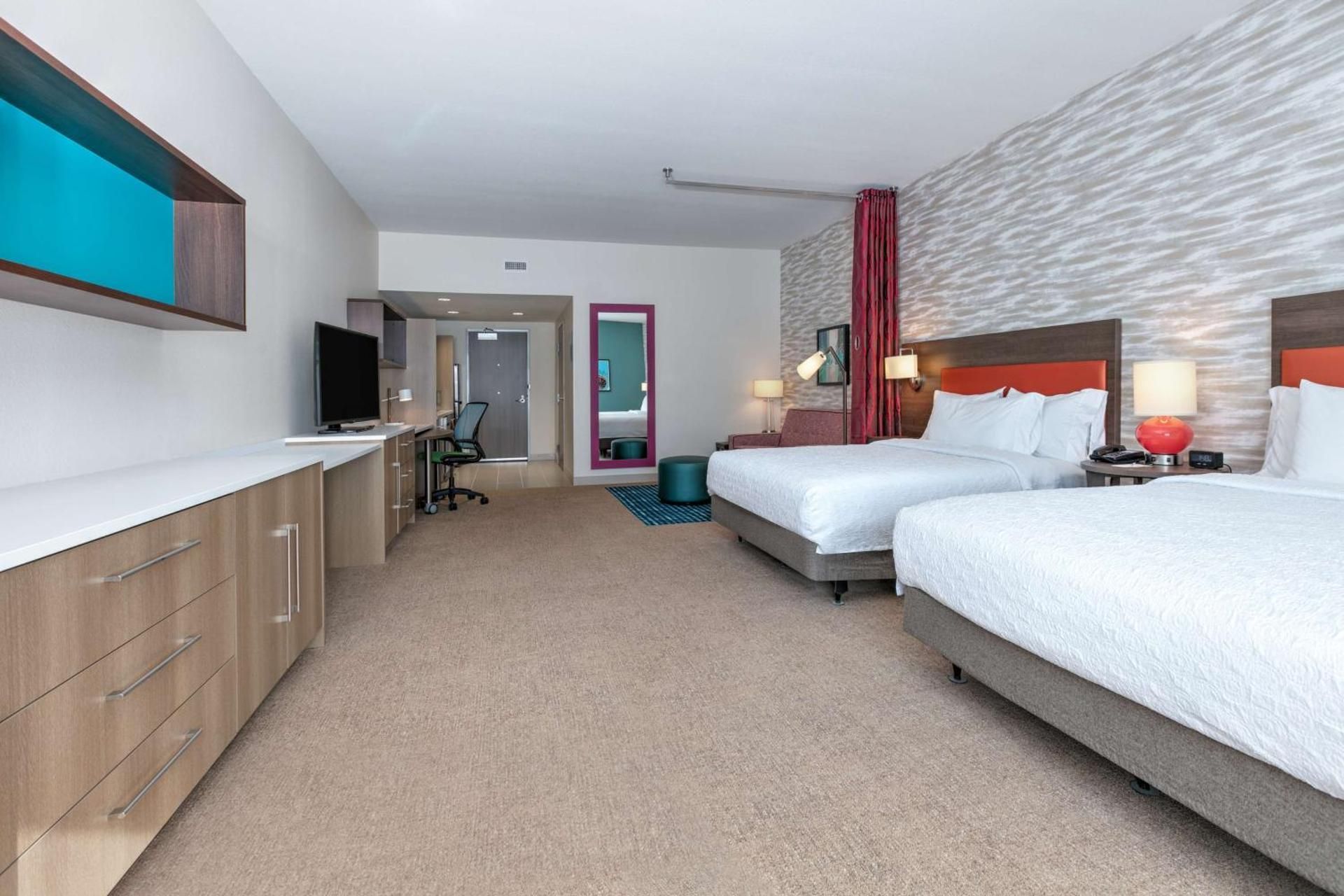 2 Queen Mobility Accessible Tub Studio Suite