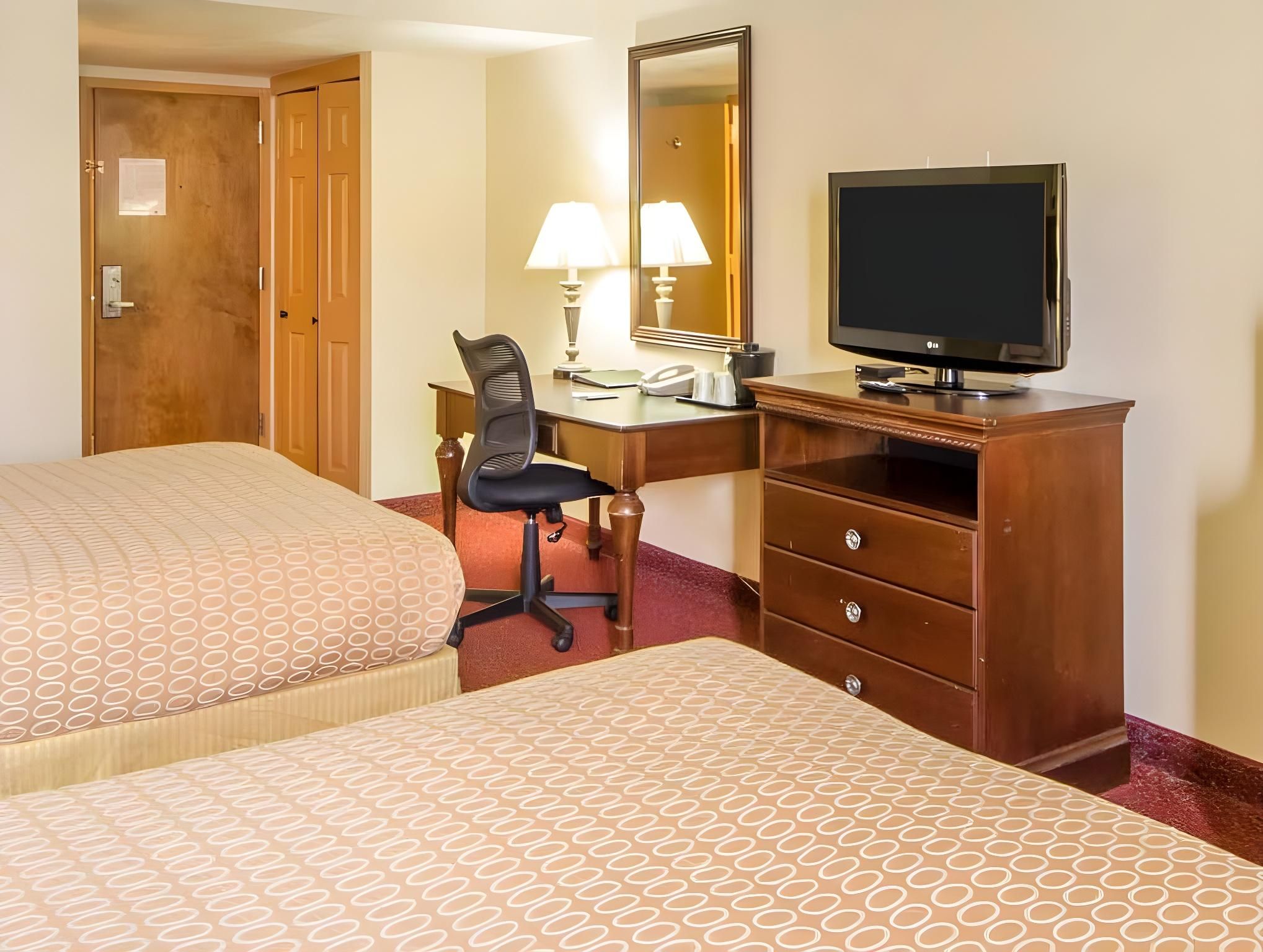 Queen Room with Two Queen Beds - Non-Smoking