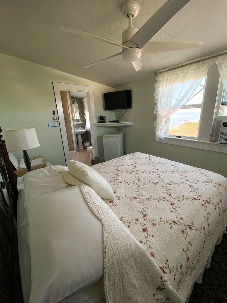 Standard Double Room, Private Bathroom, Sea View (Room 310)