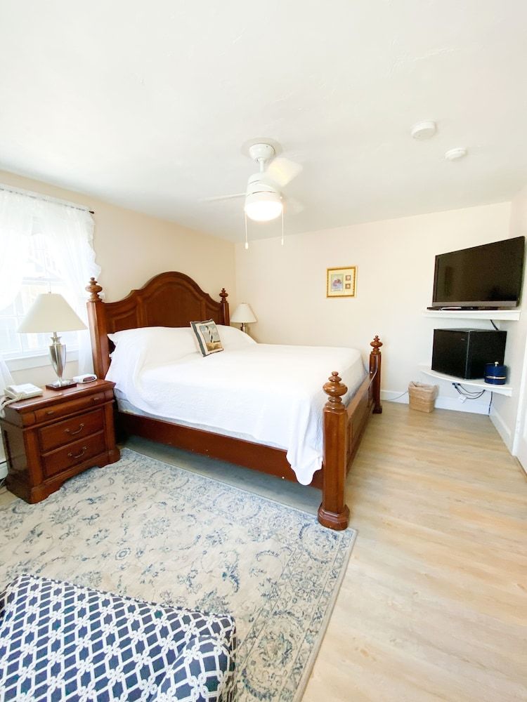 Standard Double Room, Private Bathroom (Room 113)