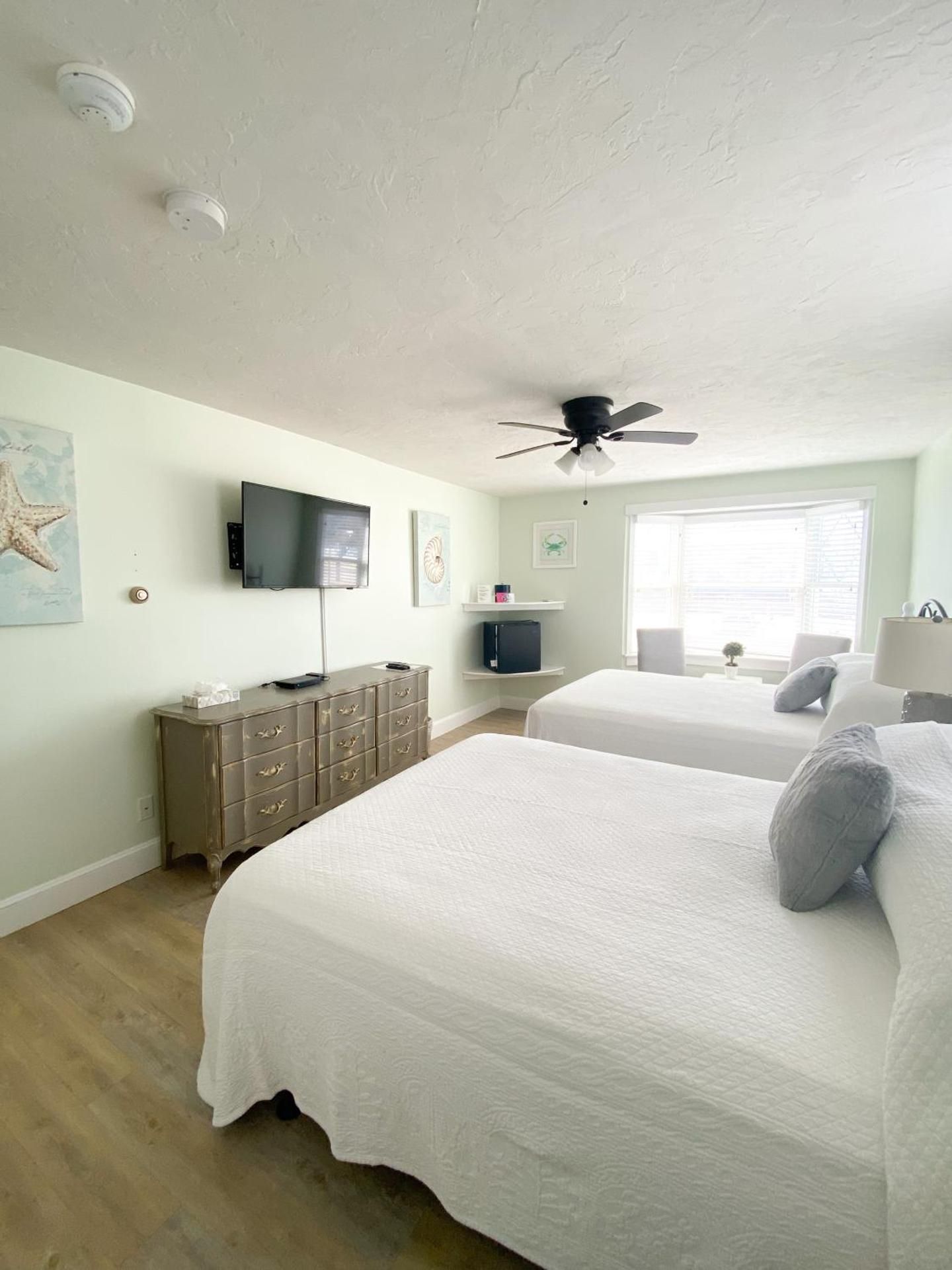 Queen Room with Two Queen Beds 114