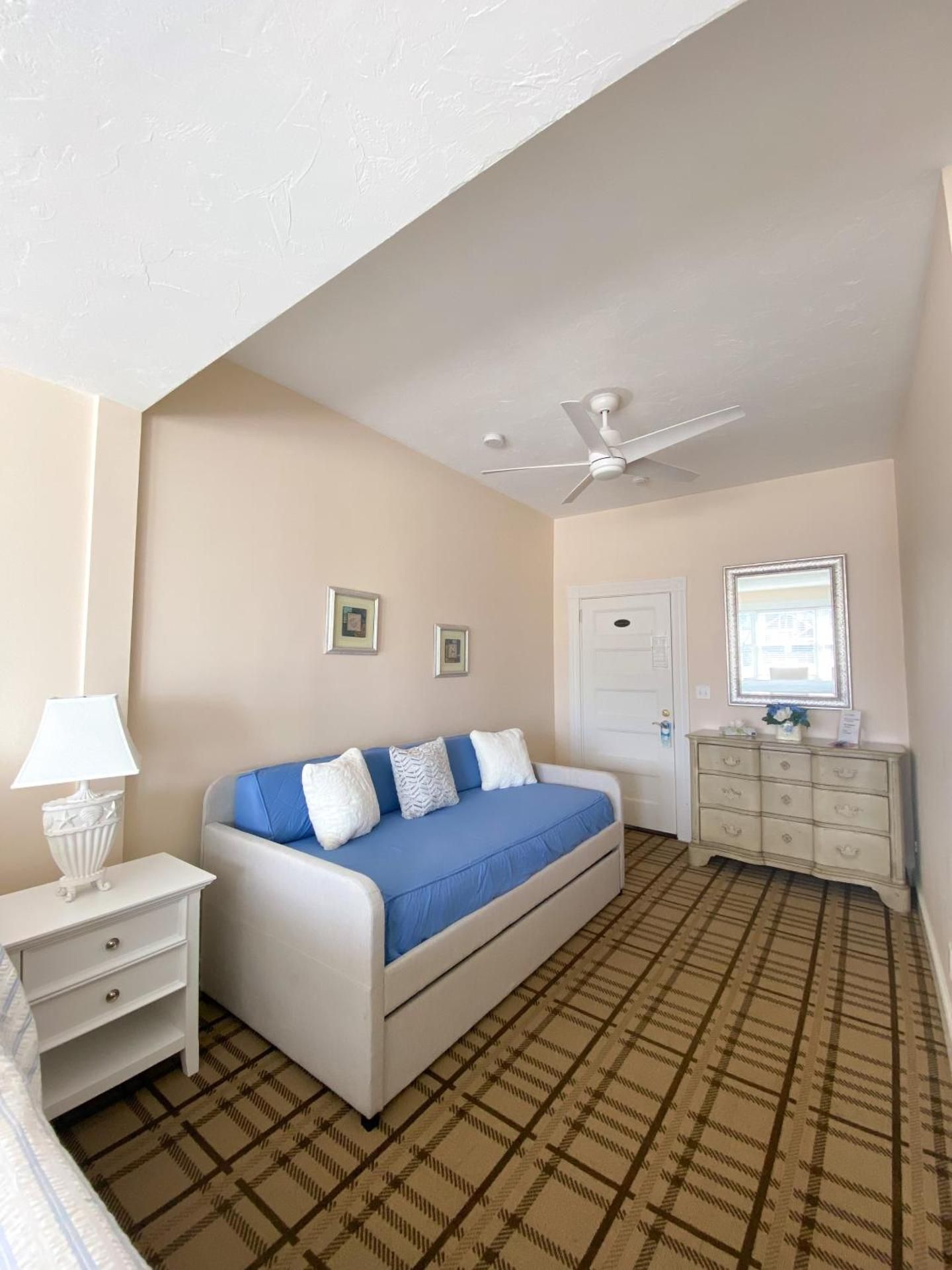 King Room with Sofa Bed  112