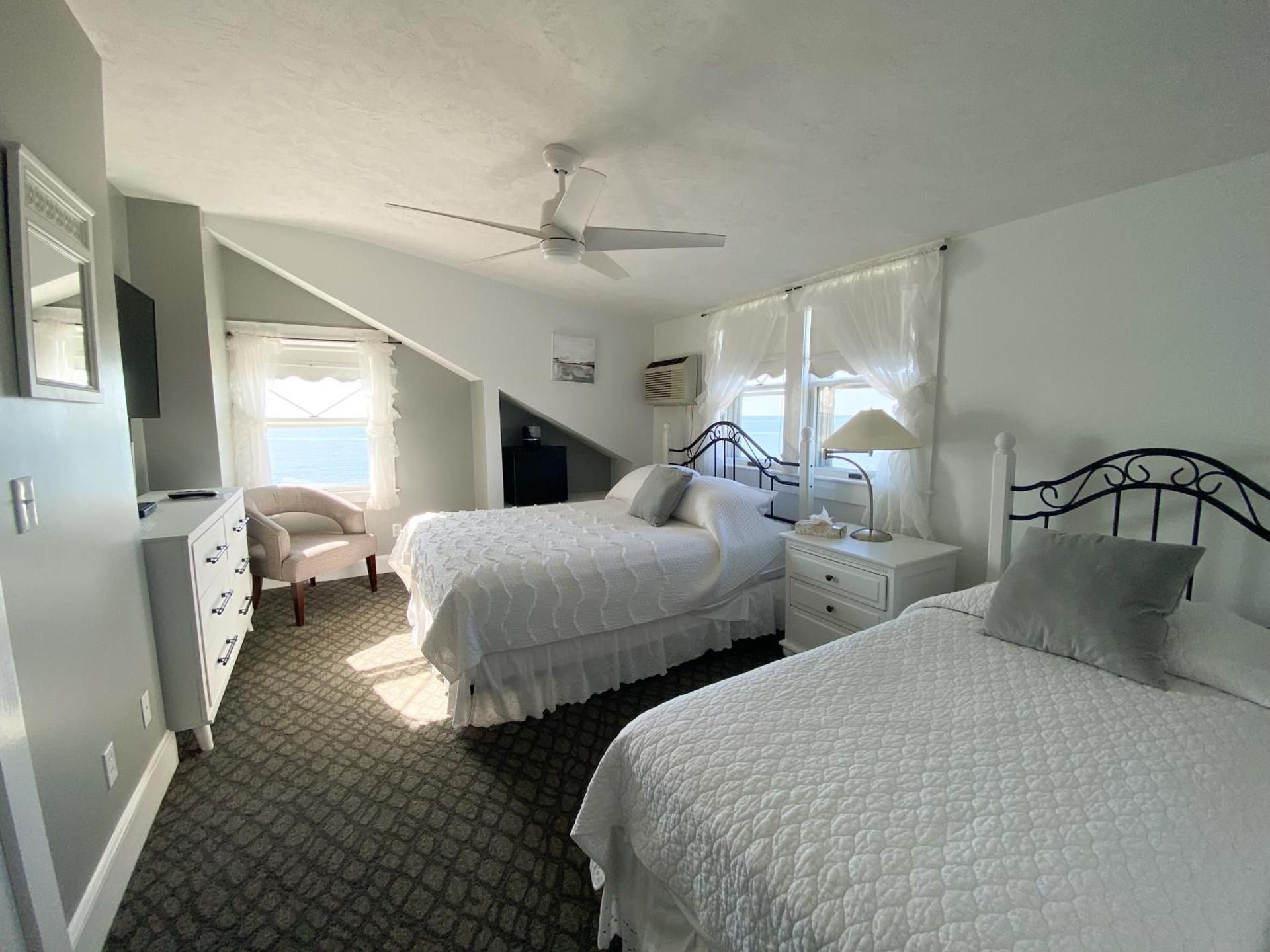 Queen Room with One Queen and Twin Bed - 308