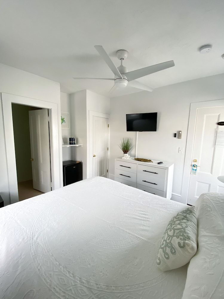 Standard Double Room, Private Bathroom (Room 201)
