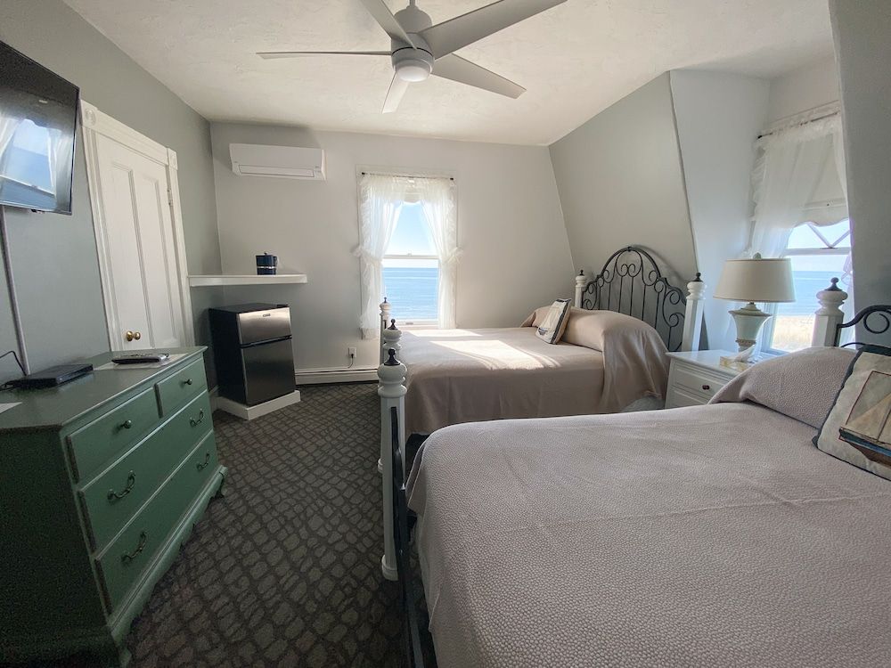 Panoramic Quadruple Room, Private Bathroom, Ocean View (Room 203)