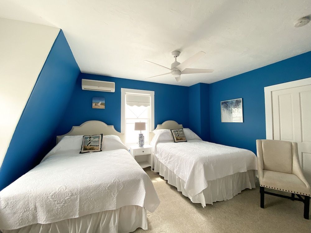 Panoramic Quadruple Room, Private Bathroom, Ocean View (Room 202)