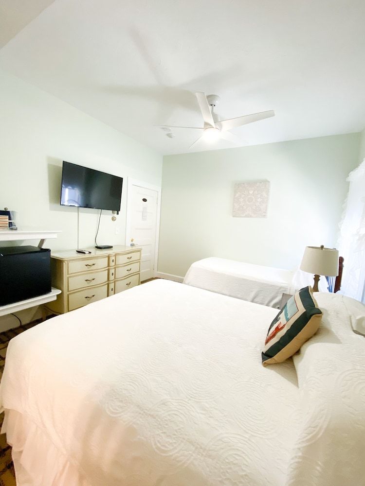 Standard Triple Room, Private Bathroom (Room 111)