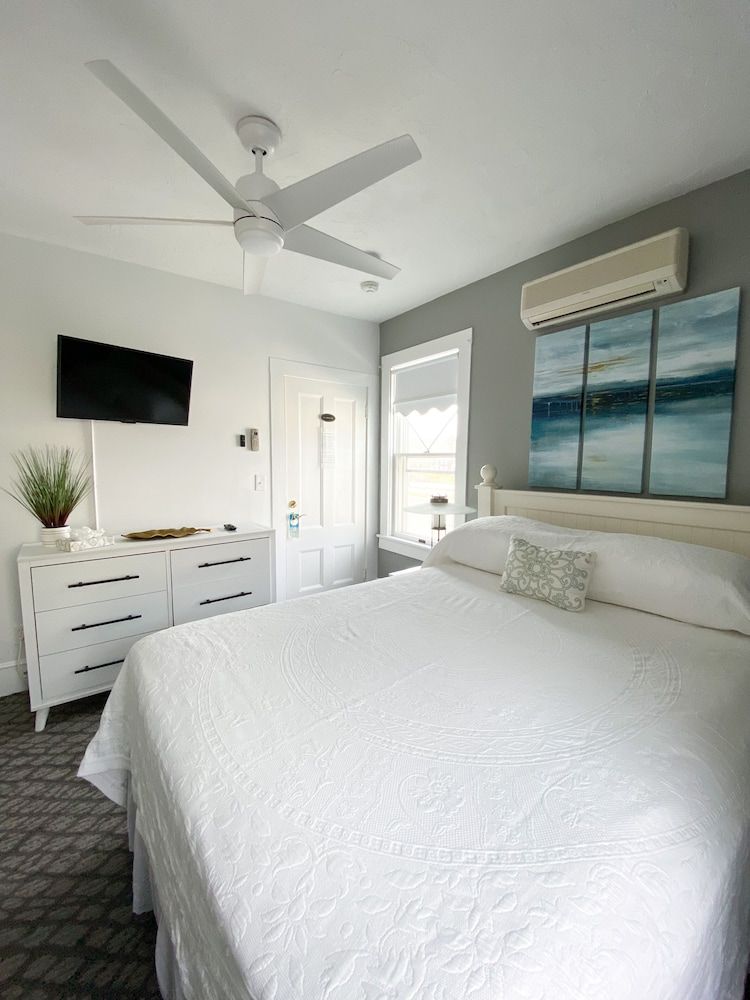 Standard Double Room, Private Bathroom (Room 201)