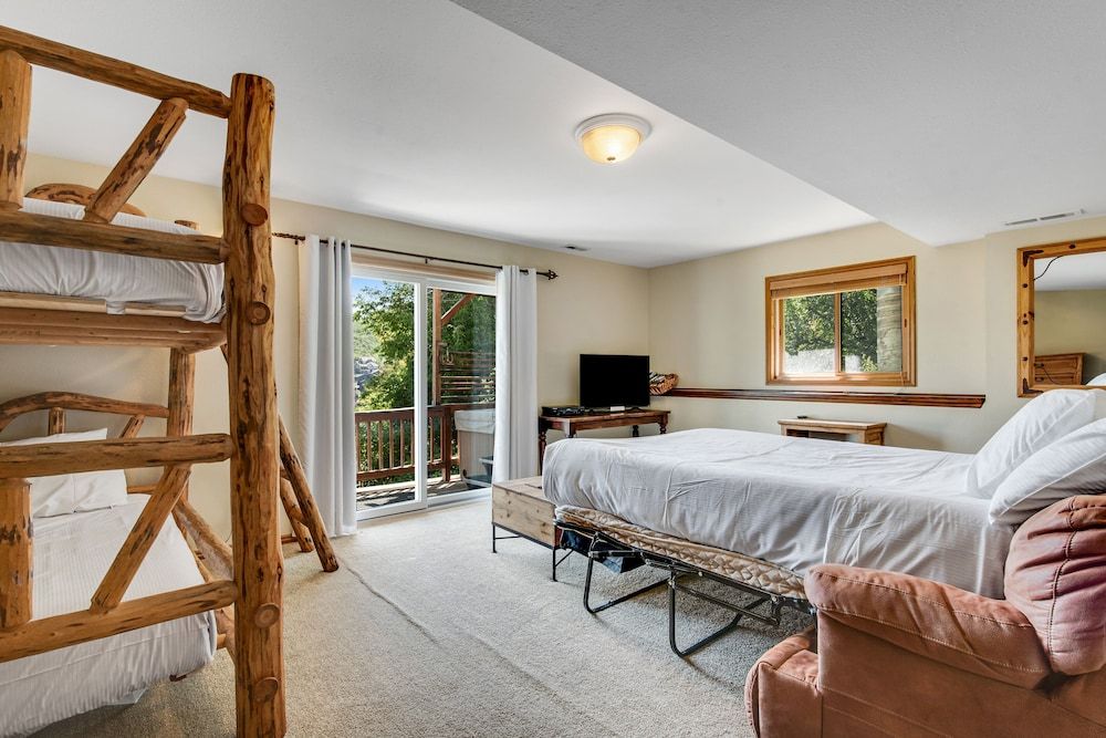 Duplex, Multiple Bedrooms, Hot Tub, City View