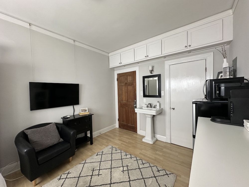 The Vurpillat Beachfront Hotel Small Studio 9