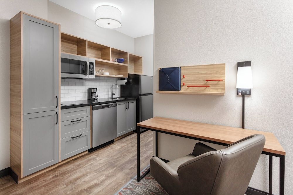 Candlewood Suites North Platte by IHG Studio Suite, 1 King Bed 9