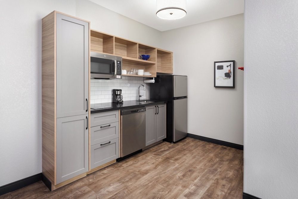 Candlewood Suites North Platte by IHG Studio Suite, 2 Queen Beds, Accessible (Communications) 10