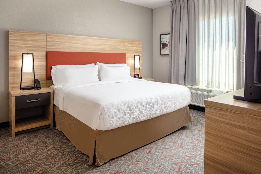 Room, 1 Bedroom, Roll-in Shower (Mobility Accessible)
