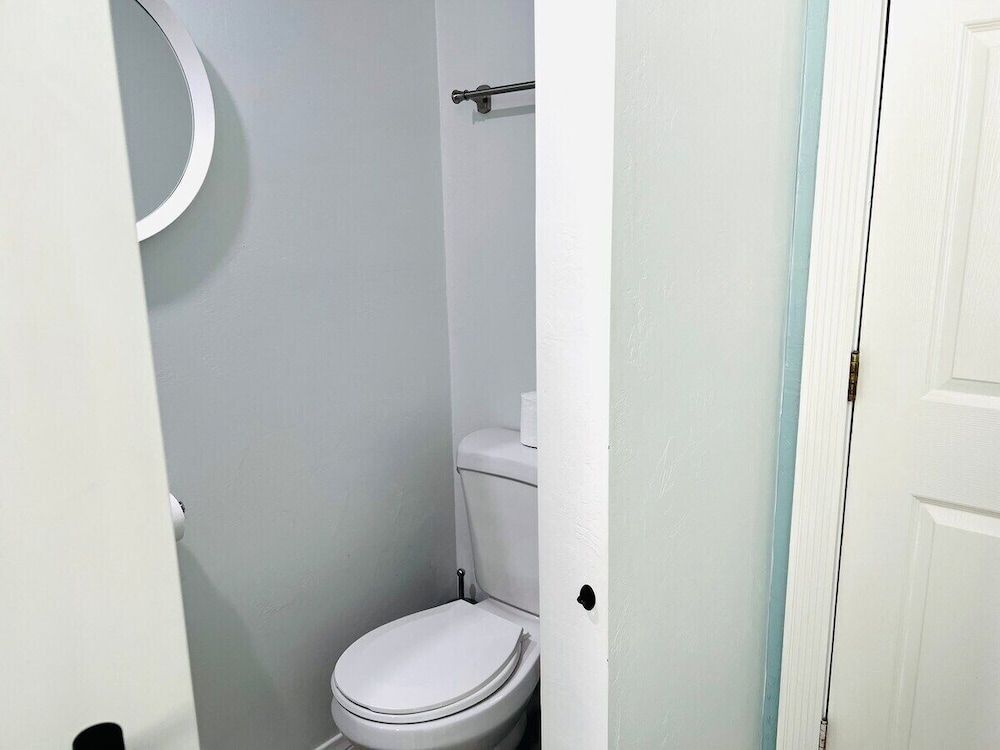 Somerset Signature Room, 1 Queen Bed 8