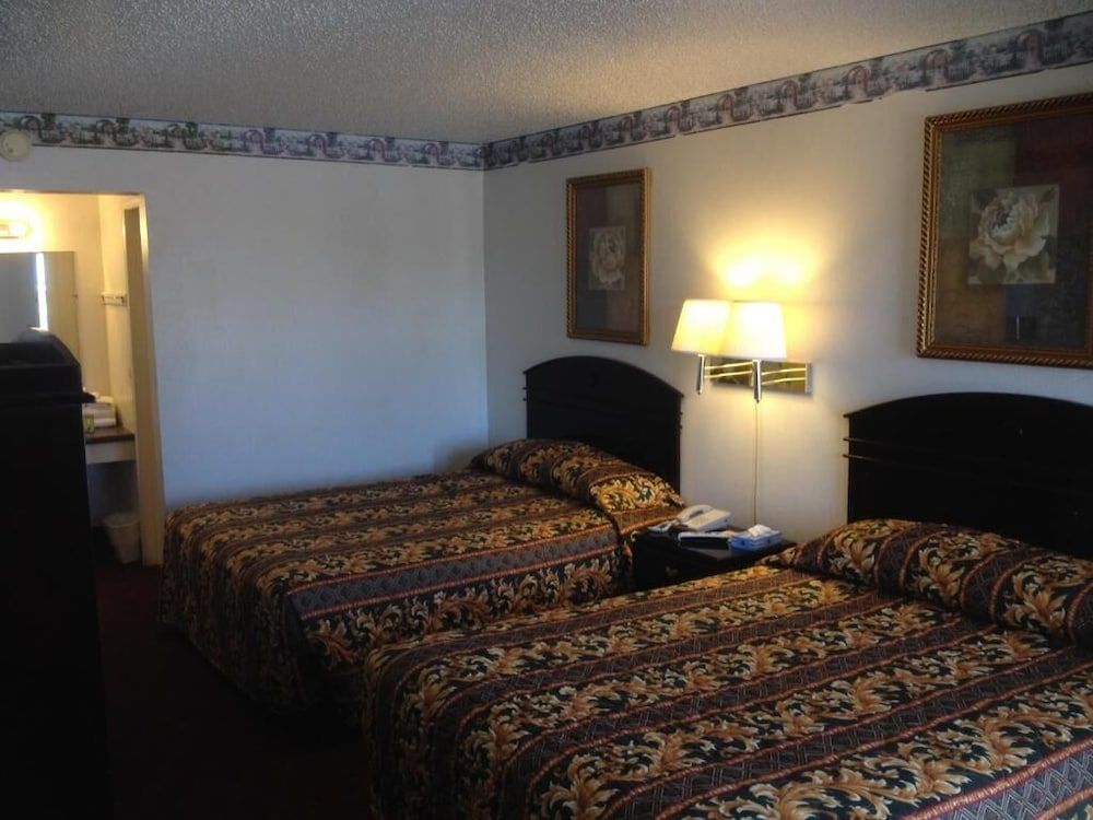 American Dream Family Double or Twin Room 23