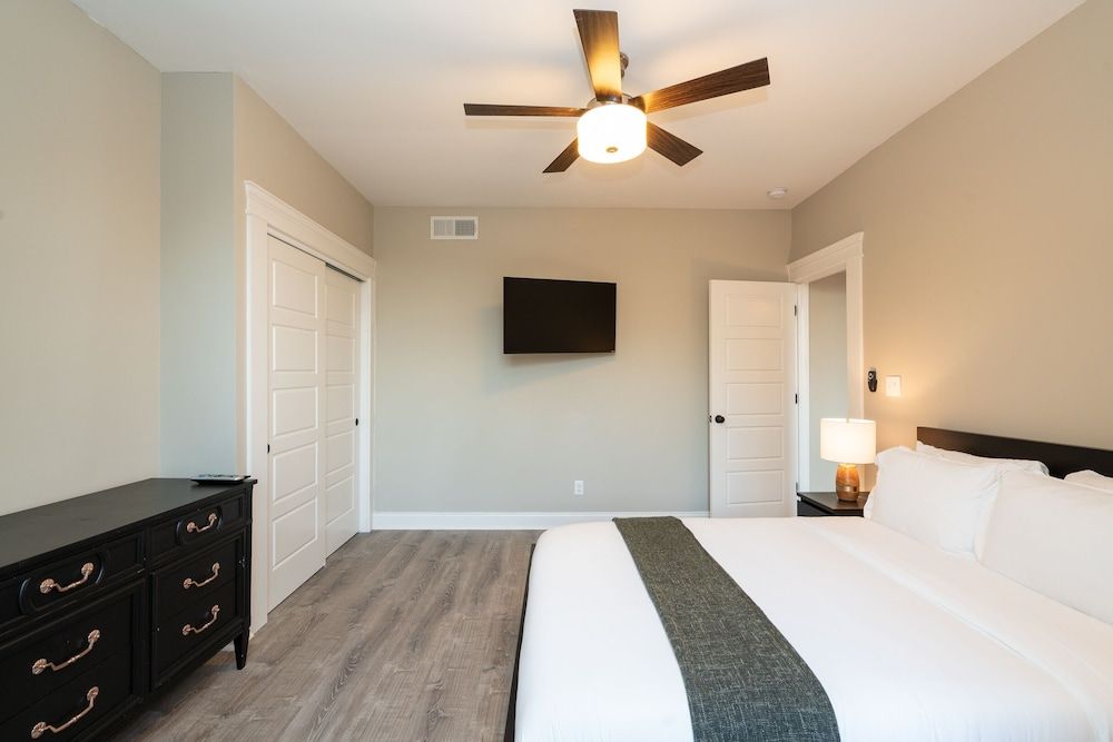 House, 2 Queen Beds, Patio, City View