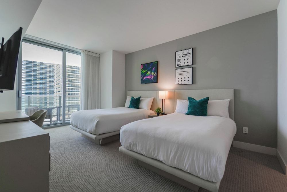 Luxury Condo, 2 Bedrooms, City View