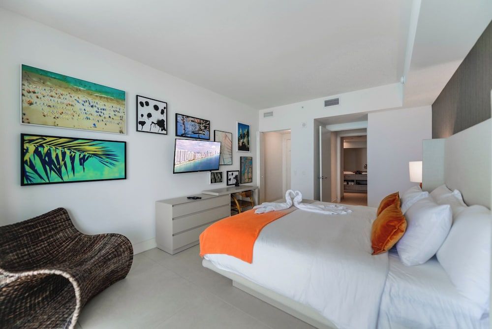 Luxury Condo, 1 Bedroom, City View