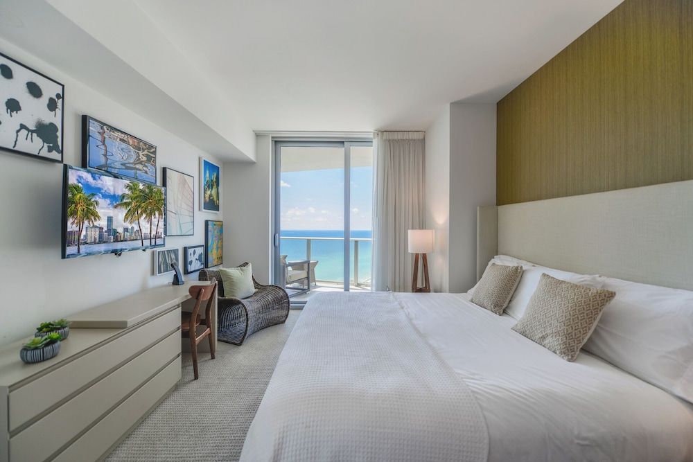 Luxury Condo, 2 Bedrooms, Beach View