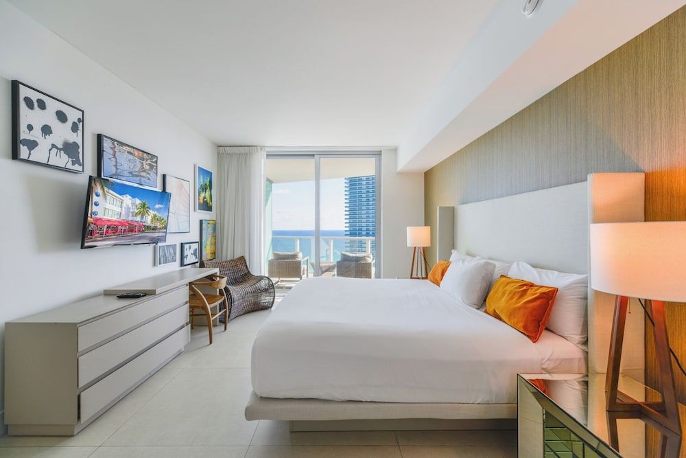 Luxury Condo, 1 Bedroom, Beach View