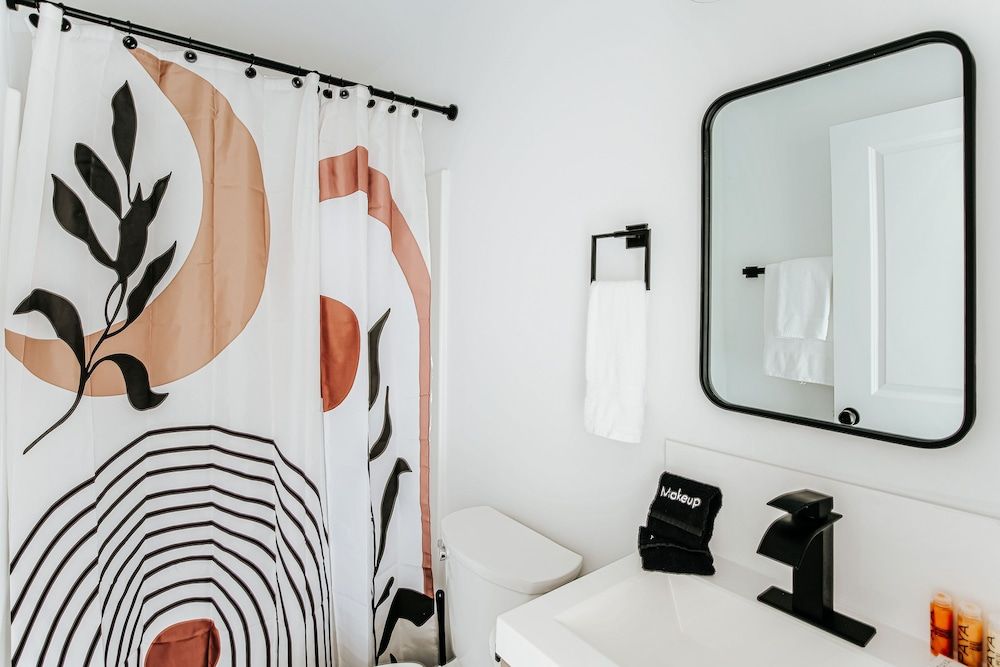 Grey Pine Lodge Classic Room 2 Queen 3