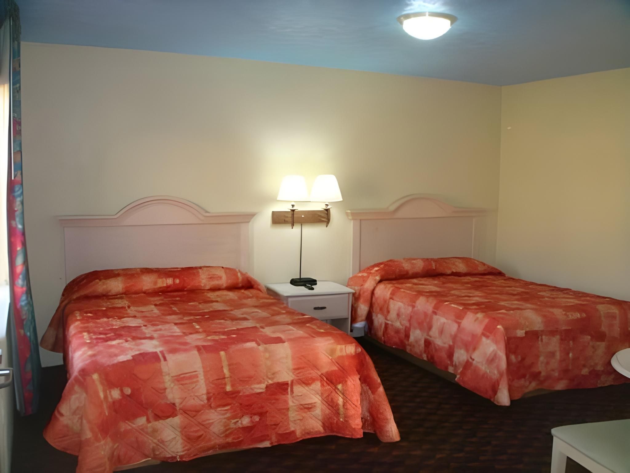 Deluxe, 2 Queen Bed, Non-Smoking