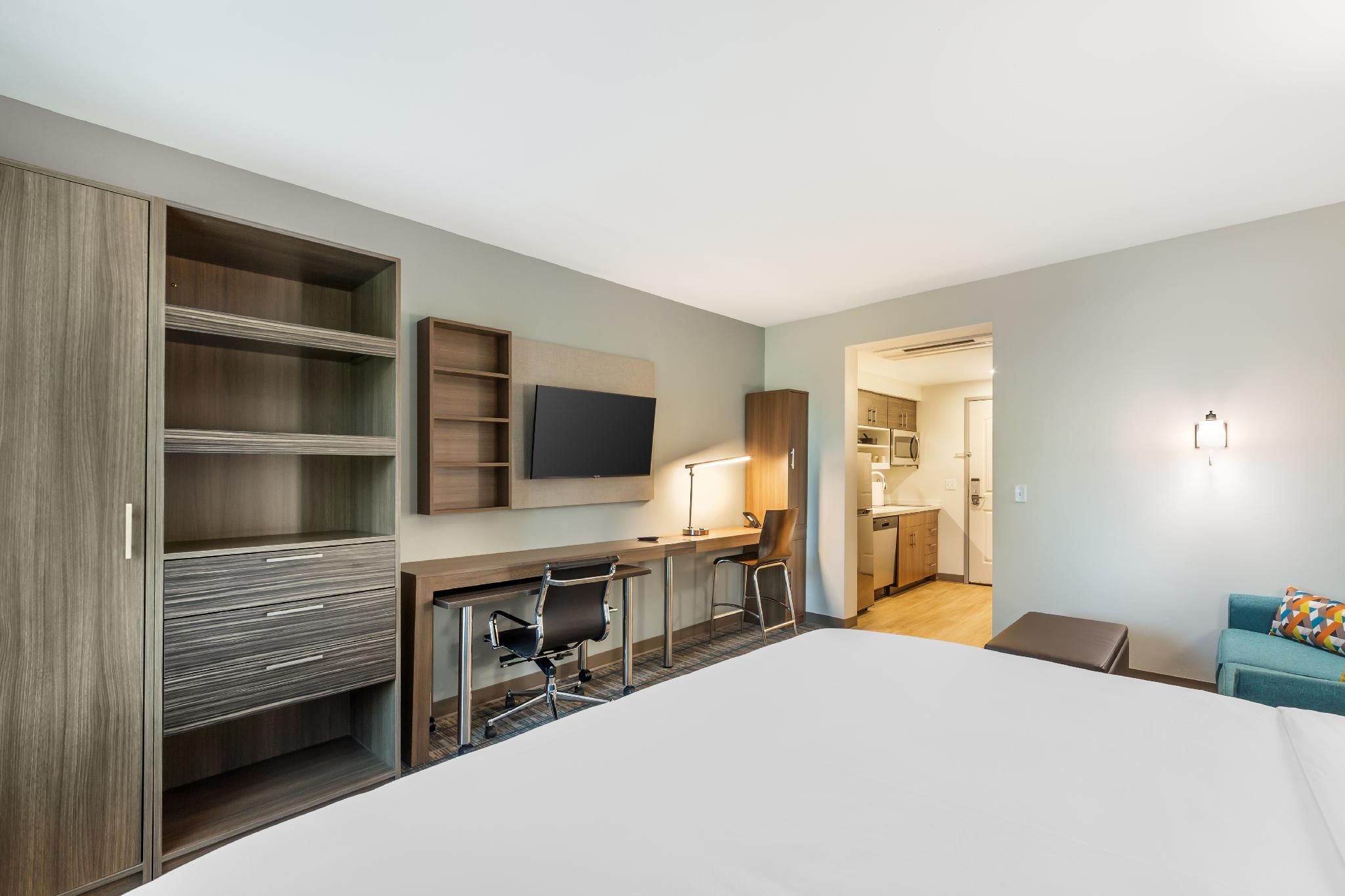 1 King Bed, Suite, Nonsmoking