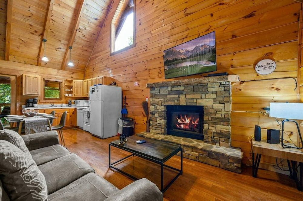 Sunrise Woods Retreat Cabin, 1 Queen Bed with Sofa bed, Hot Tub 8