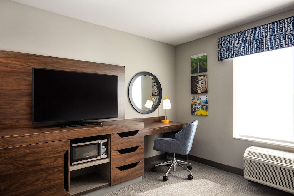 Room, 1 King Bed, Accessible, Bathtub