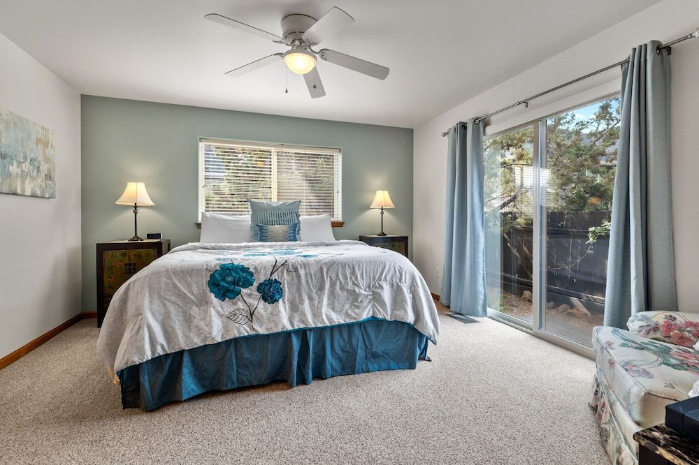 Townhome, Multiple Beds, Balcony, Garden View (Taft at Old Mill)