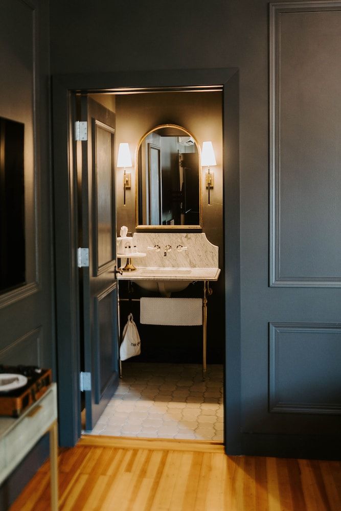 Room 3 - The Bel-Ami with Steam Shower