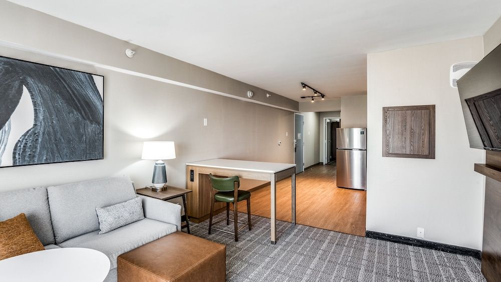 Staybridge Suites Dallas Market Ctr Love Field by IHG Premium Suite 9