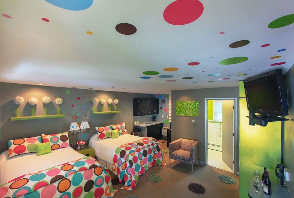 Classic Contemporary 1