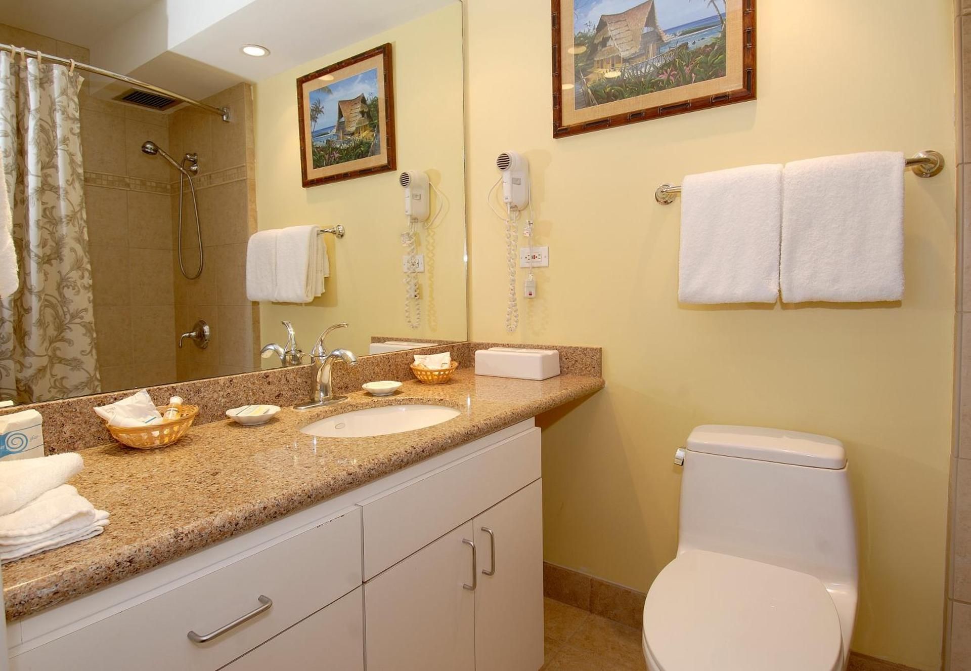Standard Two-Bedroom Apartment with Ocean View and Balcony