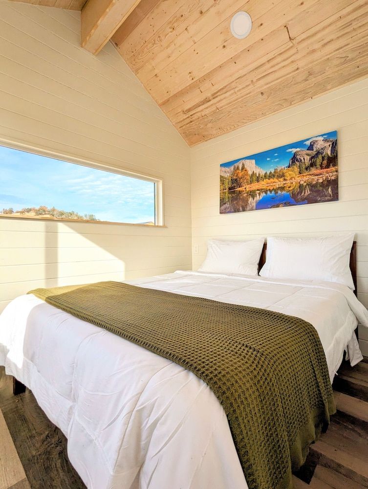 Wildhaven Yosemite Glamping Premium Cabin, 1 Bedroom, Patio, Valley View