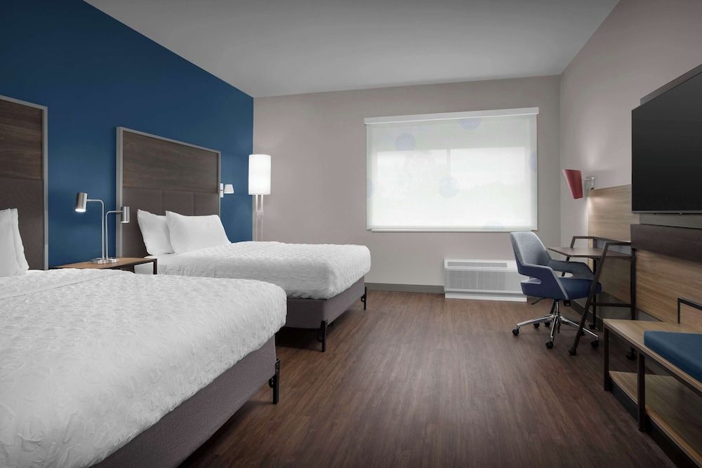 Room, 2 Queen Beds, Accessible (Mobility & Hearing, Roll-In Shower)