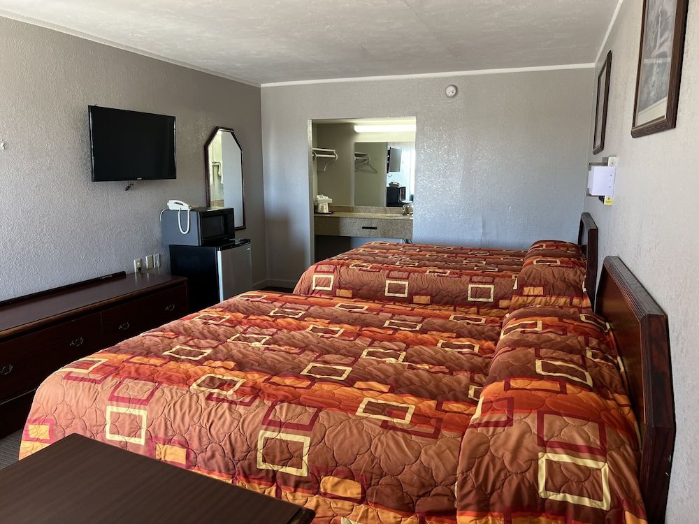 Standard Single Room, 2 Queen Beds, Non Smoking