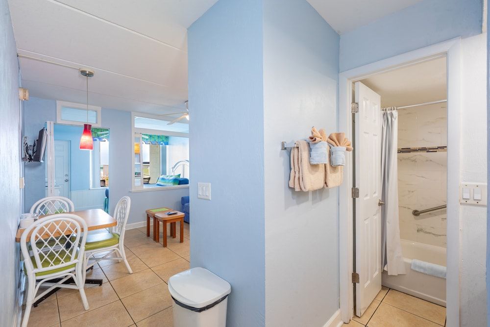 Fantasy Island Resort, Daytona Beach Shores Condo, 1 Bedroom, Oceanfront 3